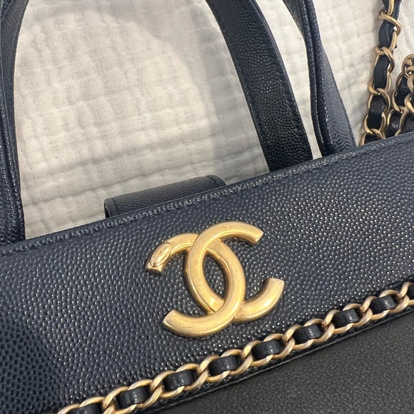 Chanel Lovely Chains Shopping Tote Black Navy Lambskin Caviar Gold Hardware - Picture 6 of 15